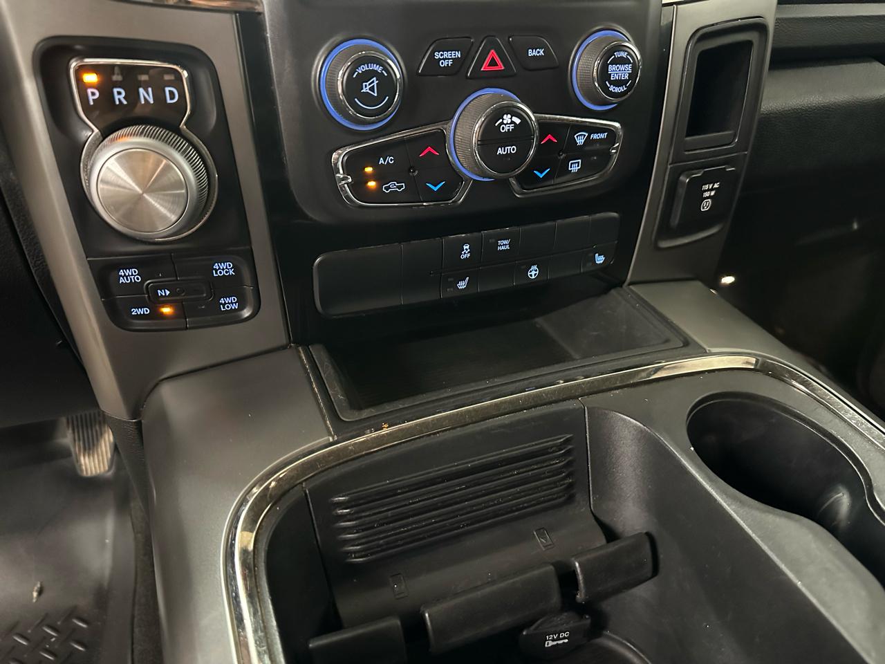 RAM 1500 Sport Crew Cab SWB 4WD 2016