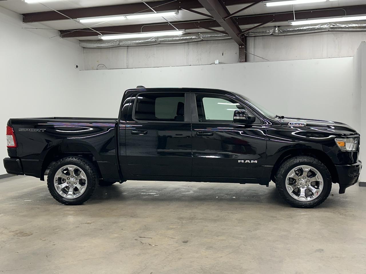 RAM 1500 Lone Star Crew Cab SB 4WD 2022