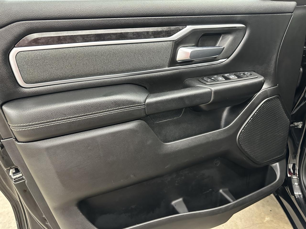 RAM 1500 Lone Star Crew Cab SB 4WD 2022