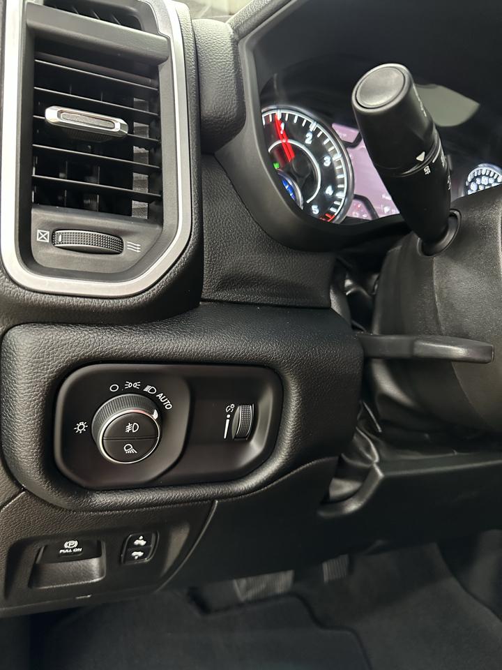 RAM 1500 Lone Star Crew Cab SB 4WD 2022