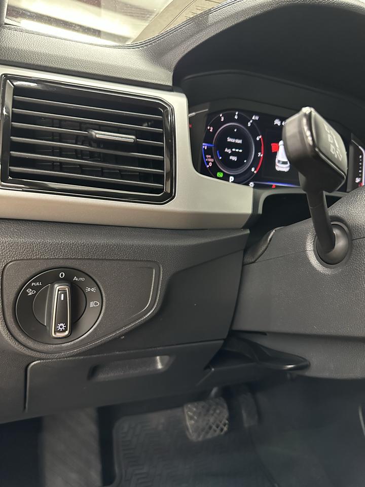 Volkswagen Atlas Cross Sport SE w/Technology 2022
