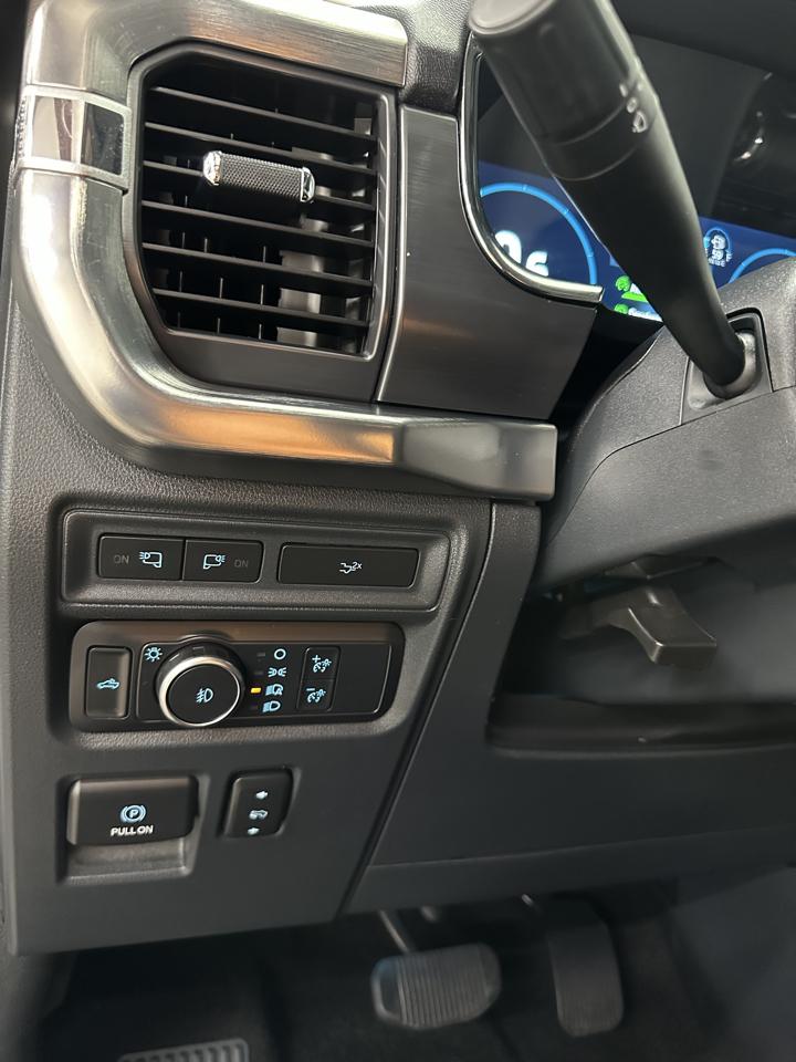 Ford F-150 Lariat SuperCrew 5.5-ft. Bed 4WD 2022