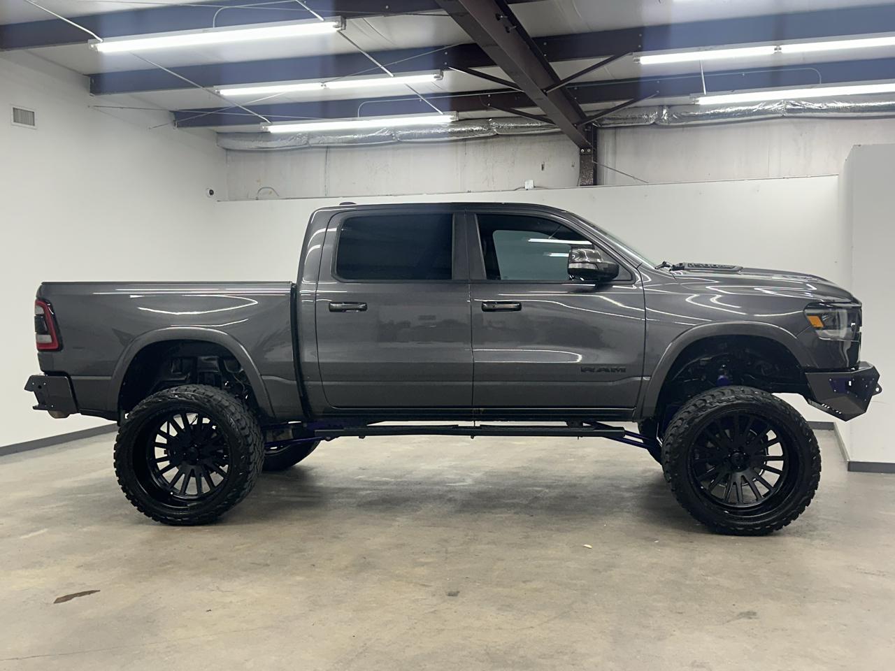 RAM 1500 Laramie Crew Cab SWB 4WD 2020