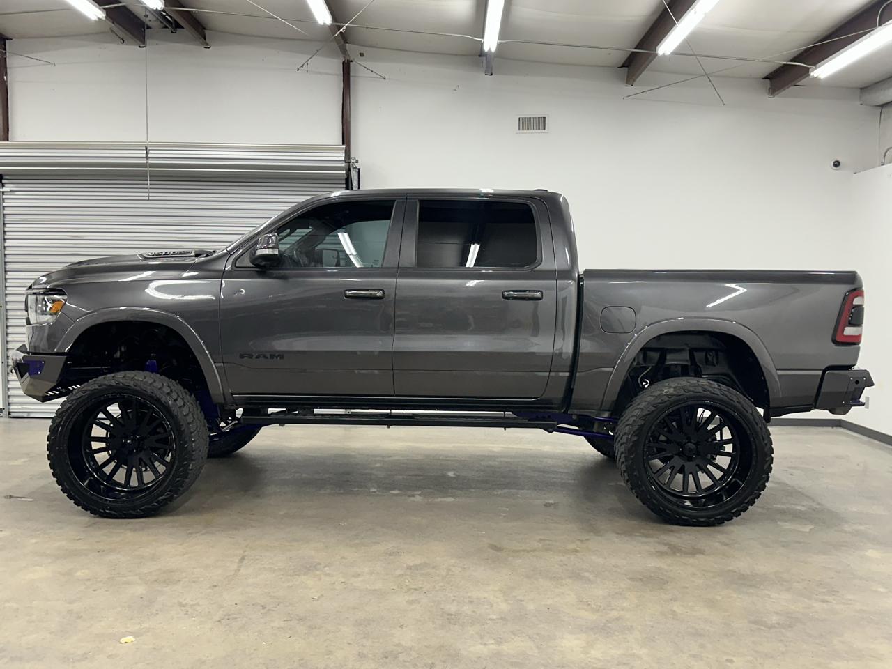 RAM 1500 Laramie Crew Cab SWB 4WD 2020