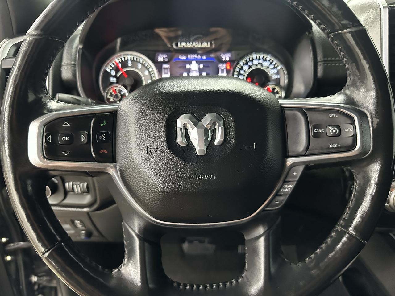 RAM 1500 Laramie Crew Cab SWB 4WD 2020
