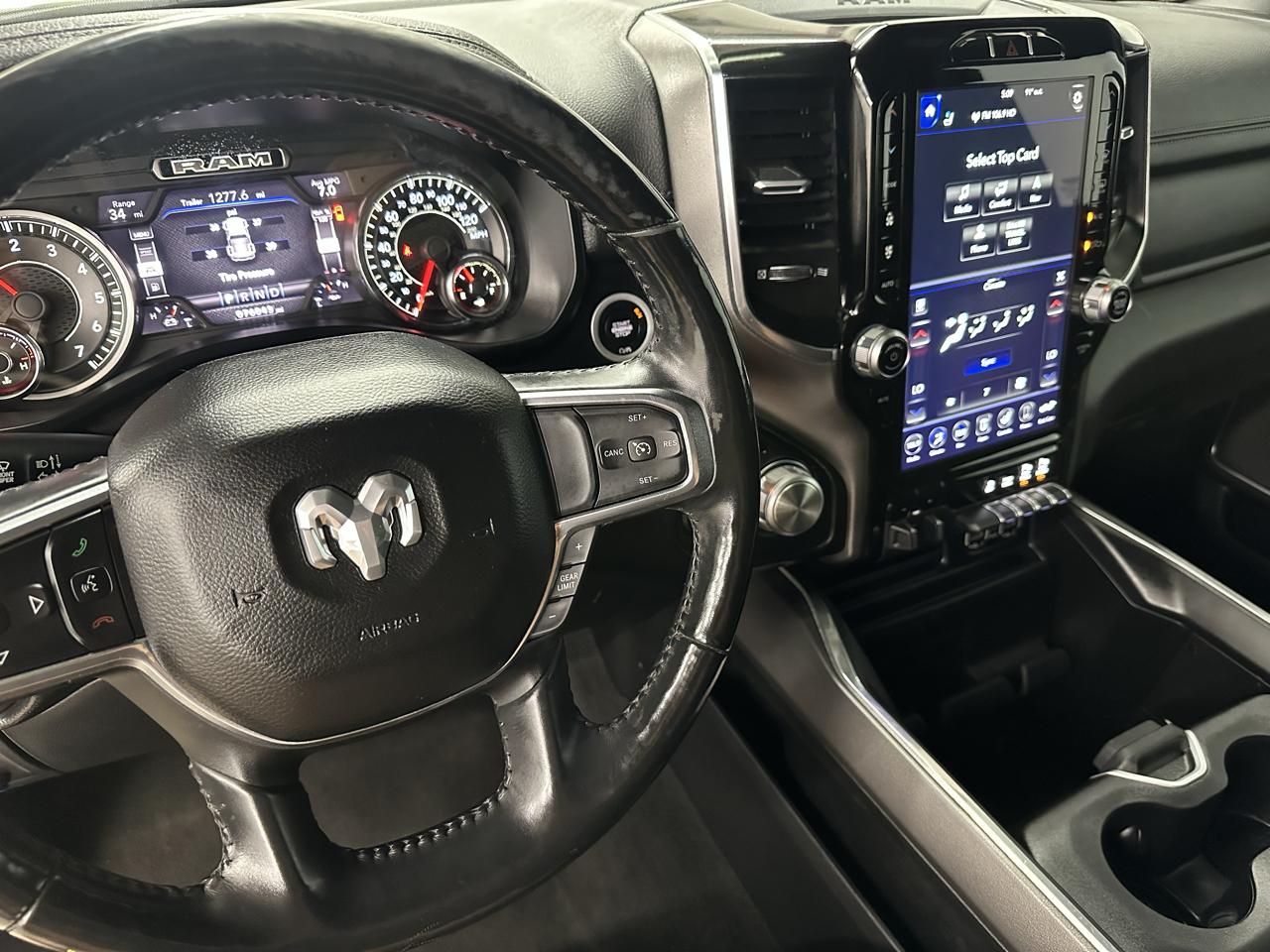 RAM 1500 Laramie Crew Cab SWB 4WD 2020