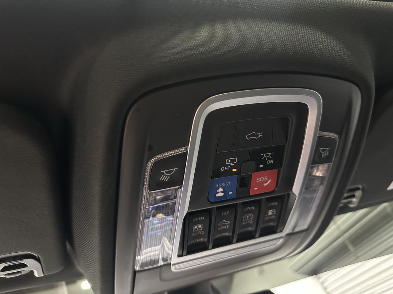 RAM 1500 Laramie Crew Cab SWB 4WD 2020