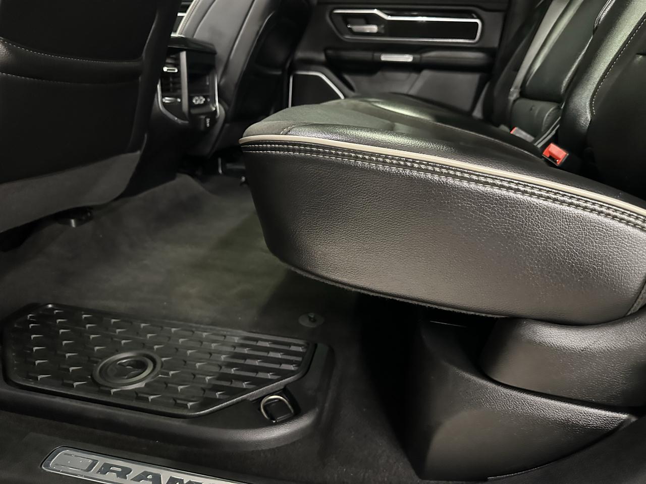 RAM 1500 Laramie Crew Cab SWB 4WD 2020