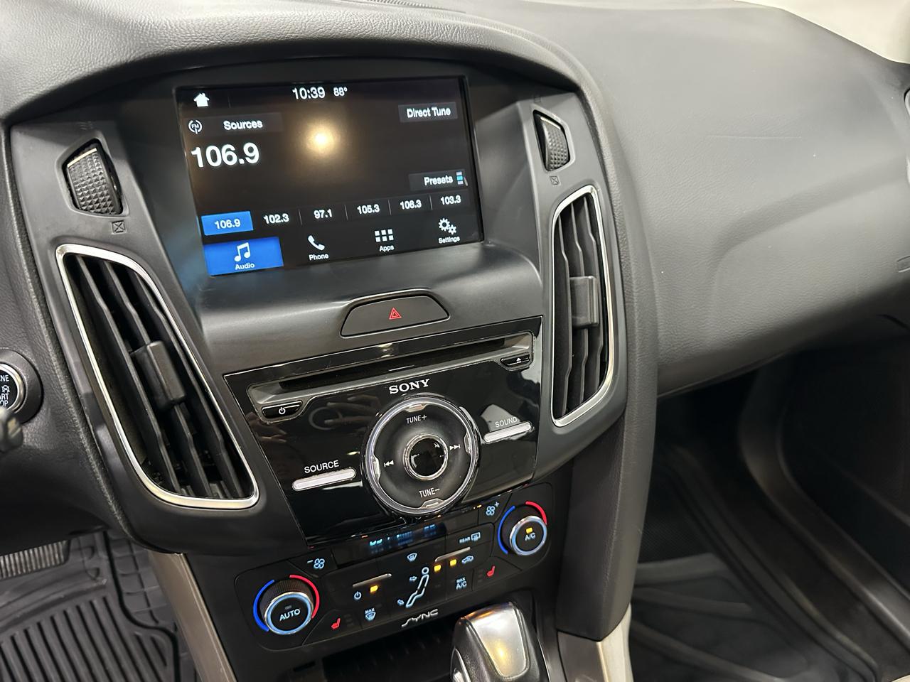 Ford Focus Titanium Hatch 2016