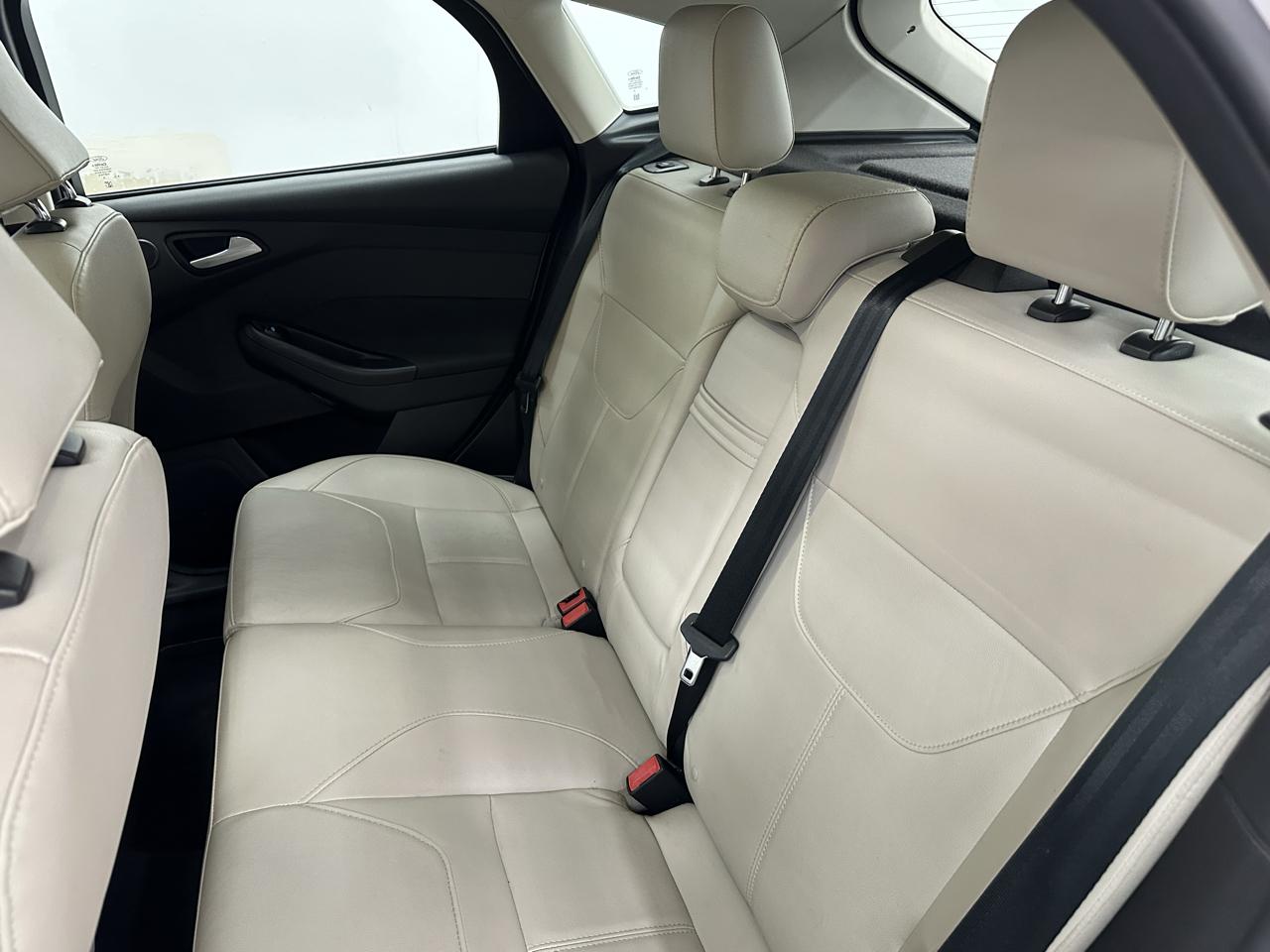 Ford Focus Titanium Hatch 2016