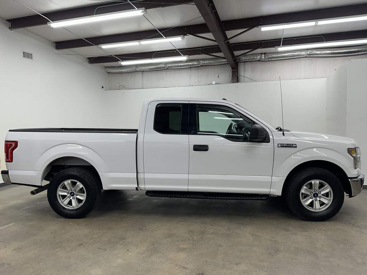 Ford F-150 XL SuperCab 6.5-ft. Bed 2WD 2016