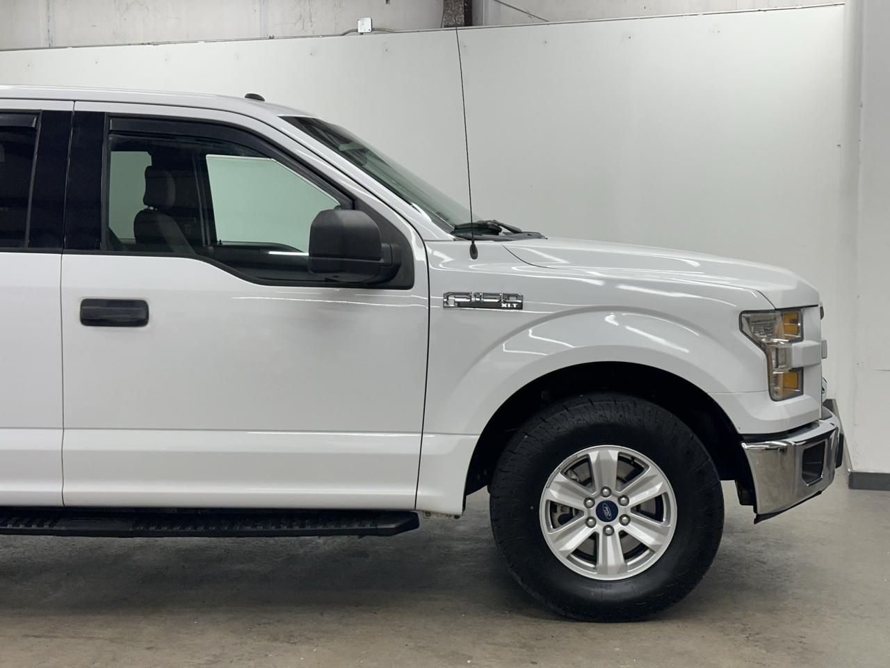 Ford F-150 XL SuperCab 6.5-ft. Bed 2WD 2016