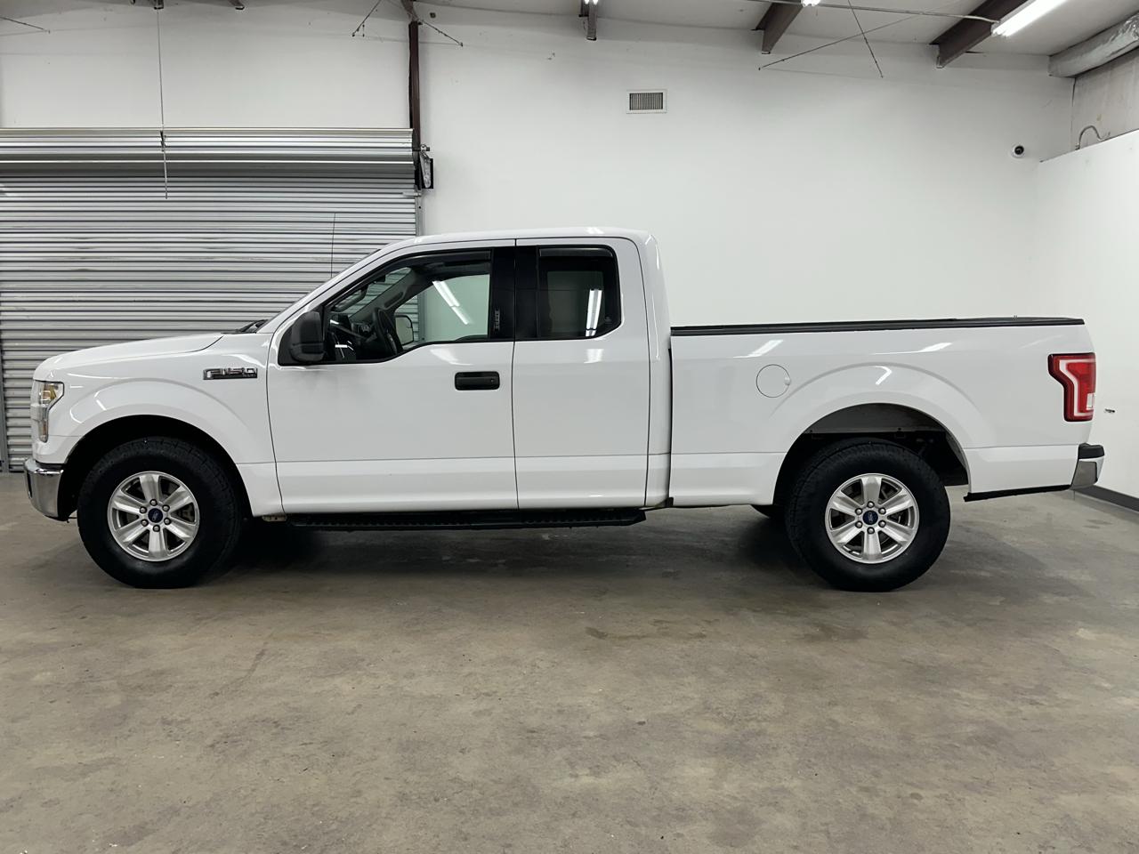 Ford F-150 XL SuperCab 6.5-ft. Bed 2WD 2016