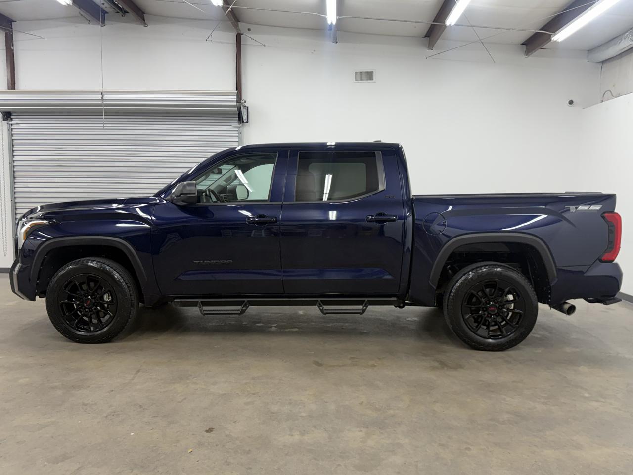 Toyota Tundra SR5 CrewMax 4WD 2024
