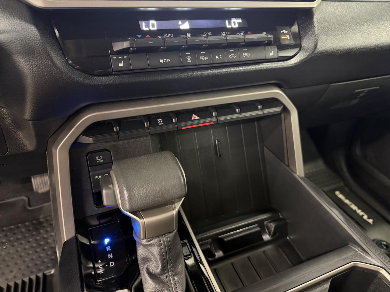 Toyota Tundra SR5 CrewMax 4WD 2024