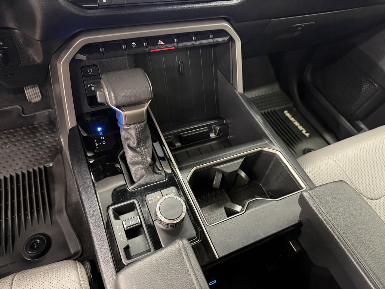Toyota Tundra SR5 CrewMax 4WD 2024