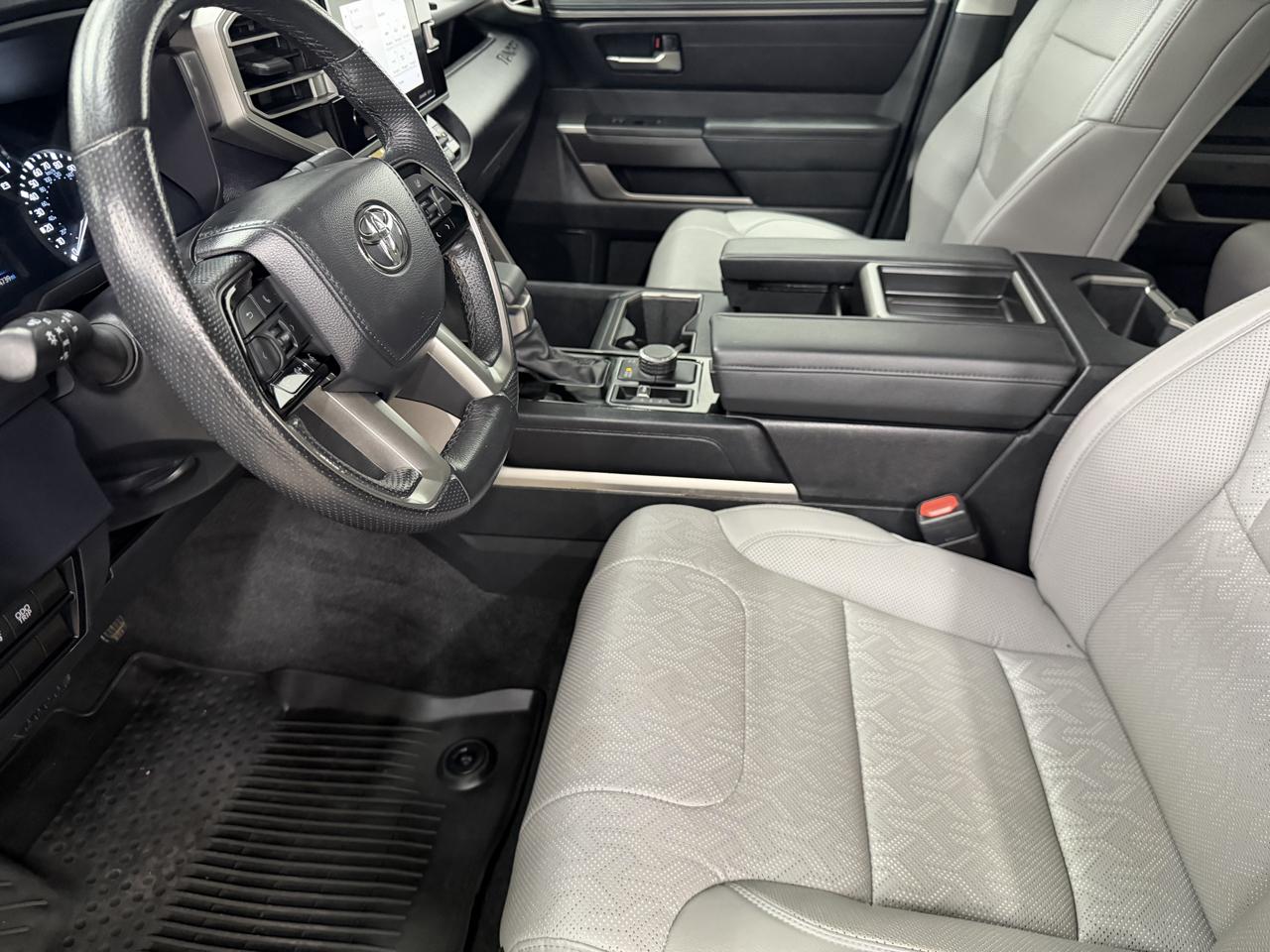 Toyota Tundra SR5 CrewMax 4WD 2024