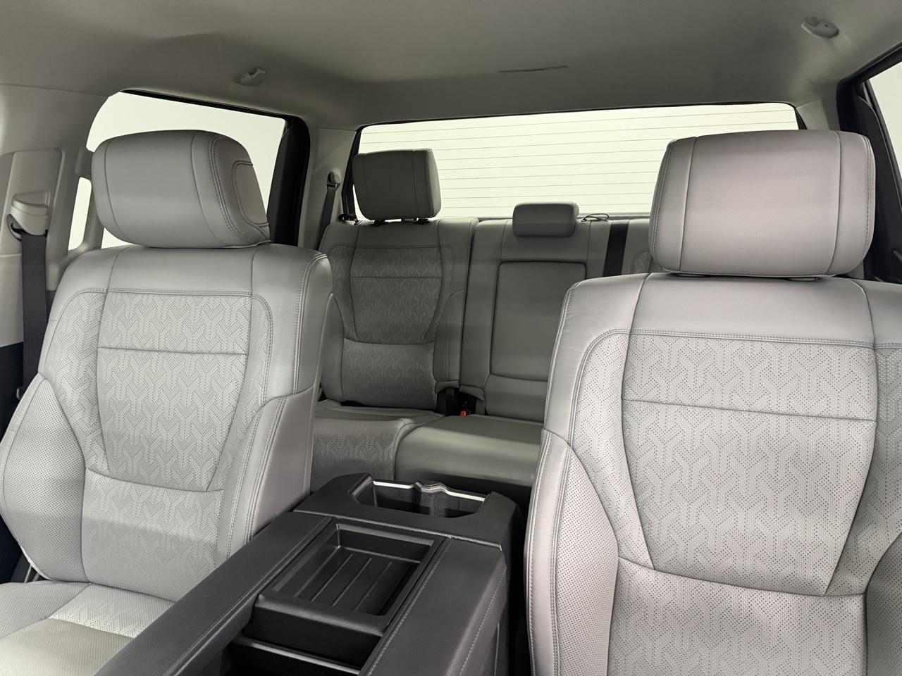 Toyota Tundra SR5 CrewMax 4WD 2024
