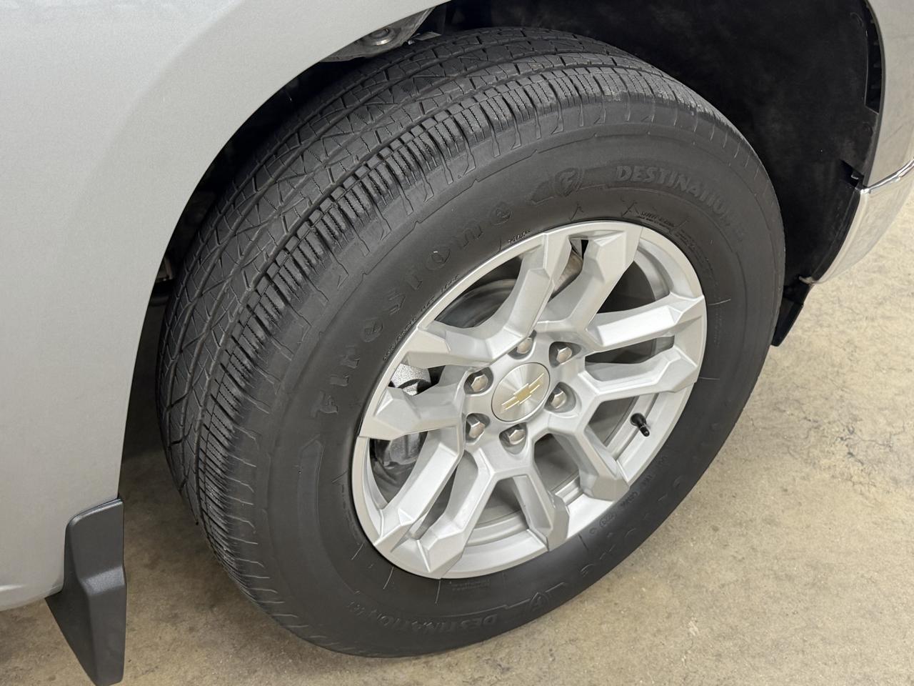 Chevrolet Silverado 1500 LT Crew Cab 2WD 2023