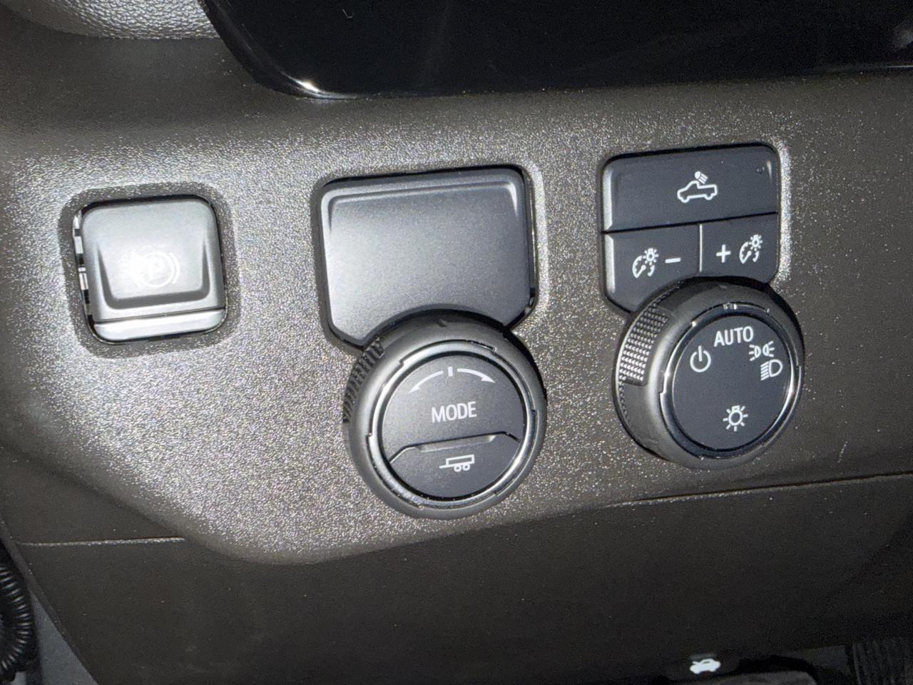 Chevrolet Silverado 1500 LT Crew Cab 2WD 2023