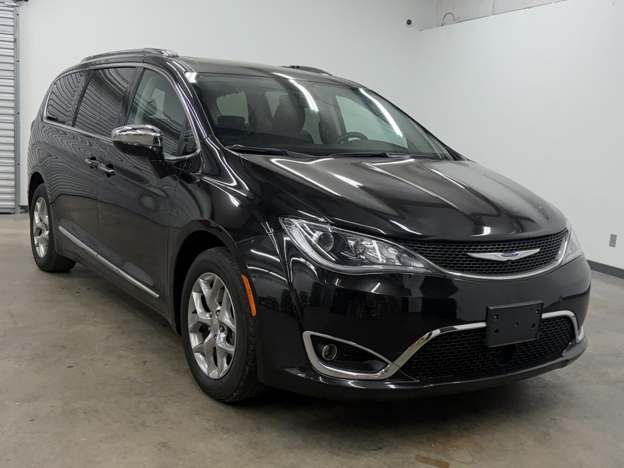 Chrysler Pacifica Limited 2017