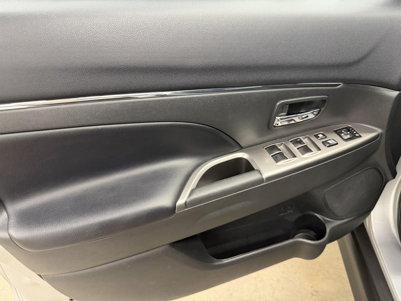 Mitsubishi Outlander Sport 2.0 ES 4WD 2025