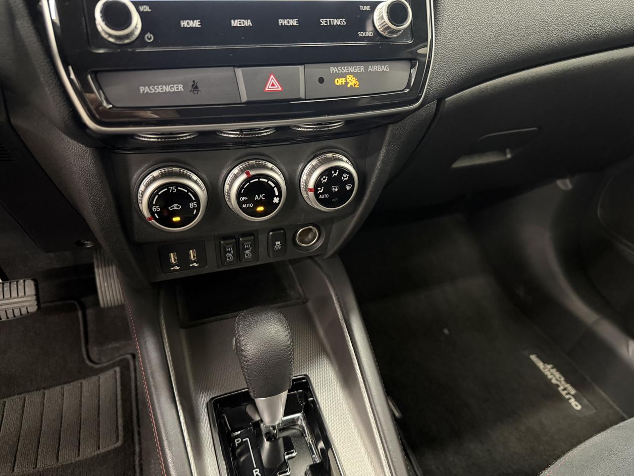 Mitsubishi Outlander Sport 2.0 ES 4WD 2025