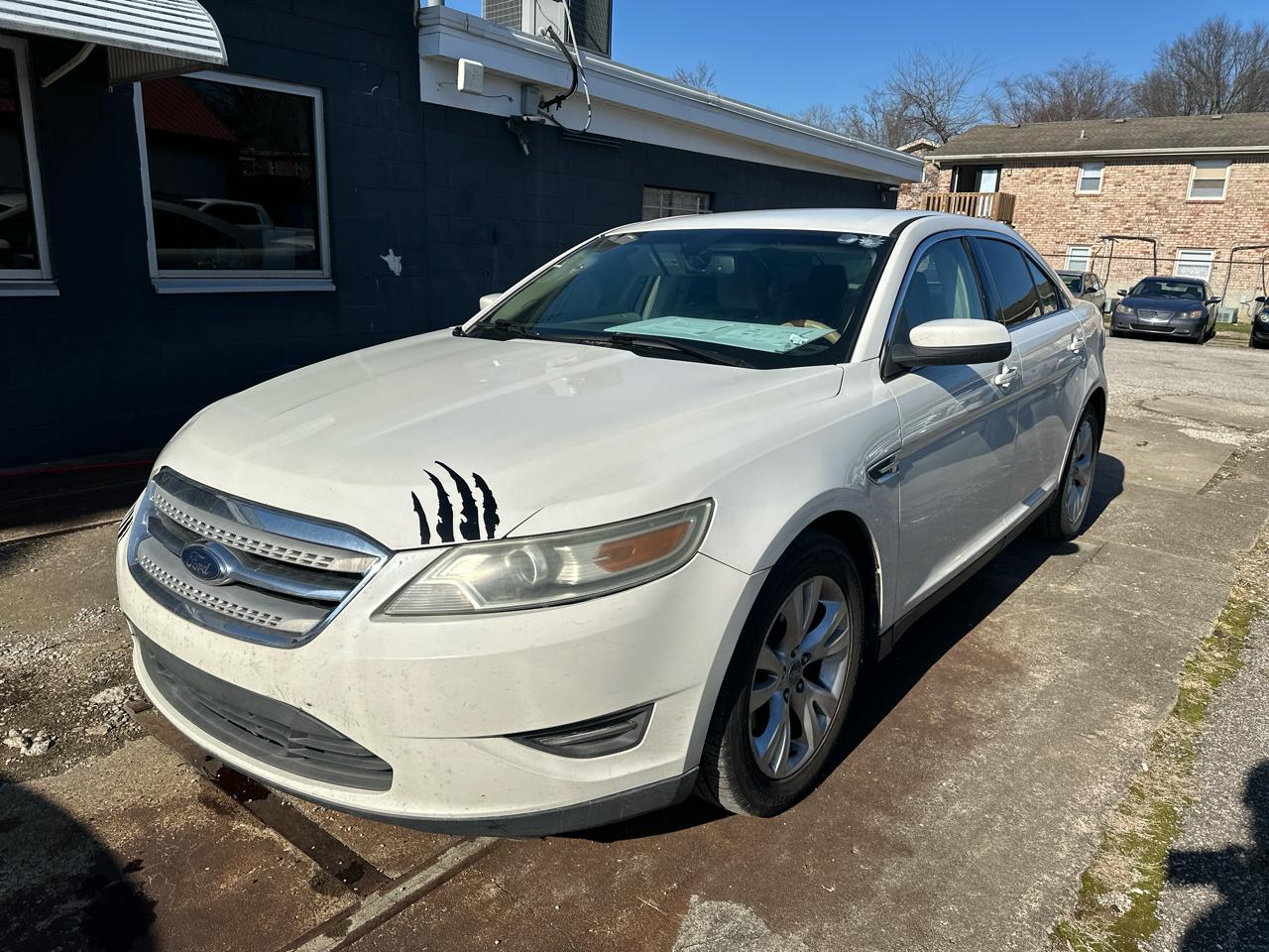 Ford Taurus SEL FWD 2010