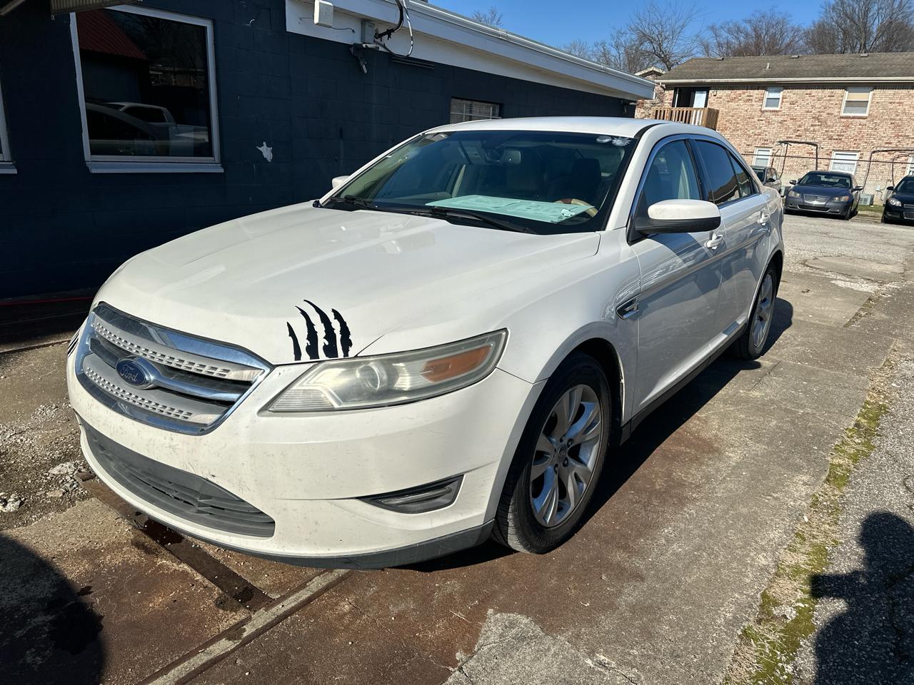Ford Taurus SEL FWD 2010