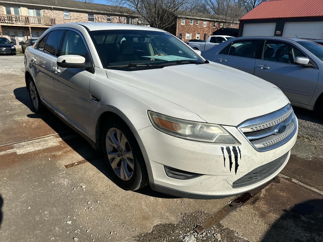 Ford Taurus SEL FWD 2010
