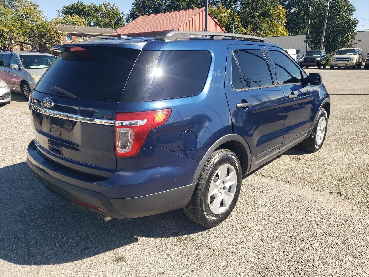 Ford Explorer Base FWD 2012