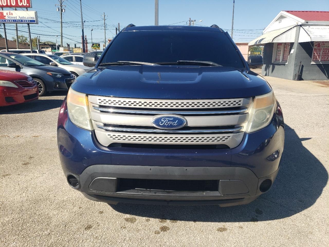 Ford Explorer Base FWD 2012