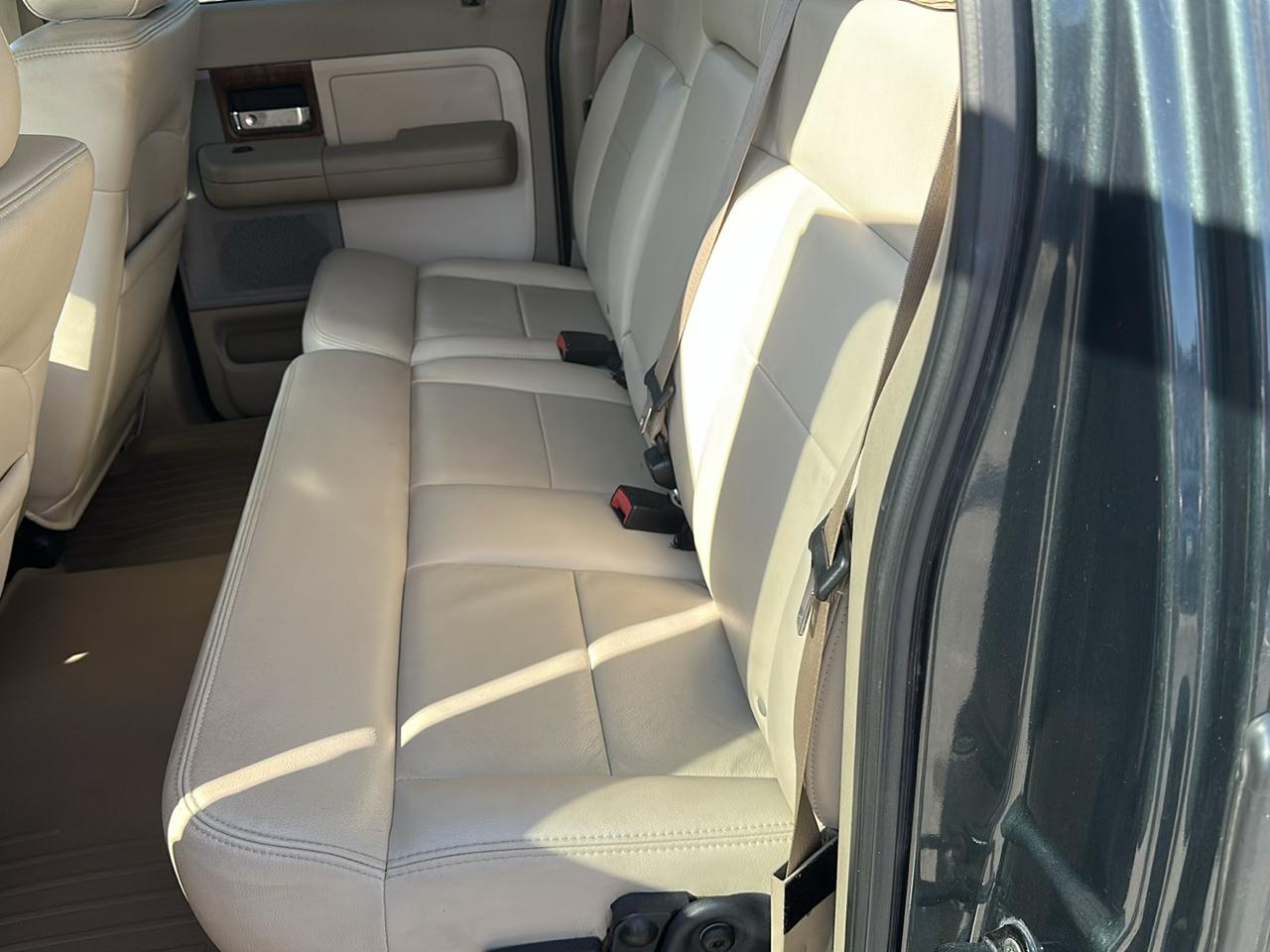 Ford F-150 Lariat SuperCrew 4WD 2004