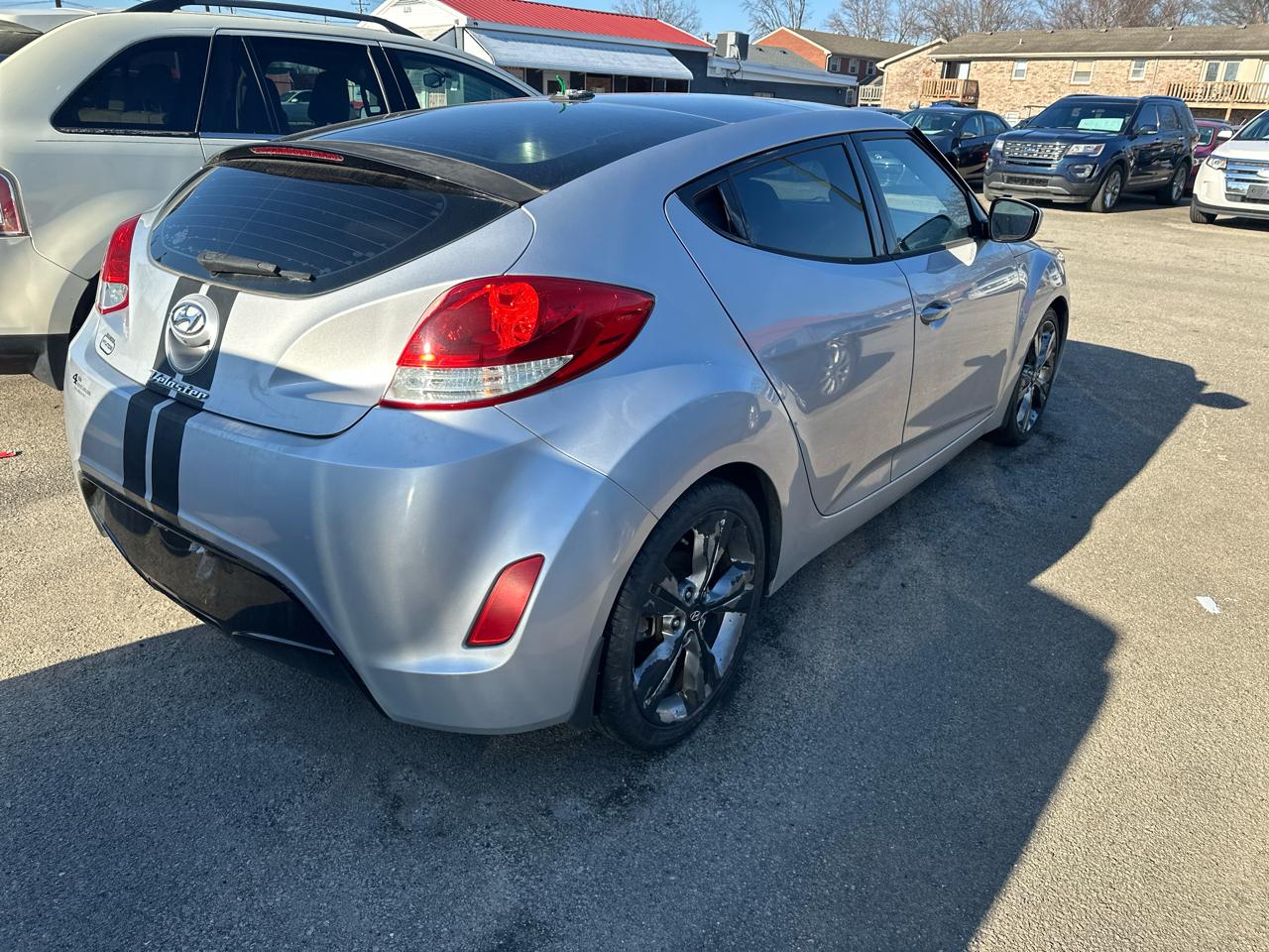 Hyundai Veloster Base 6AT 2016