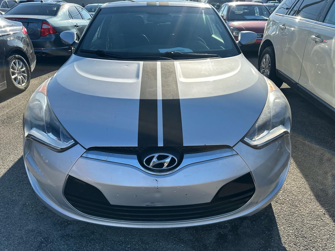 Hyundai Veloster Base 6AT 2016