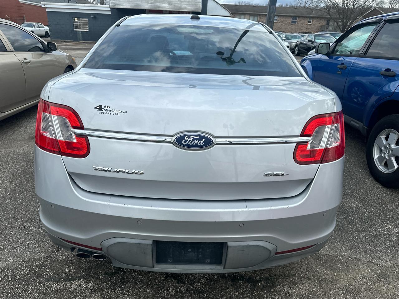 Ford Taurus SEL FWD 2011