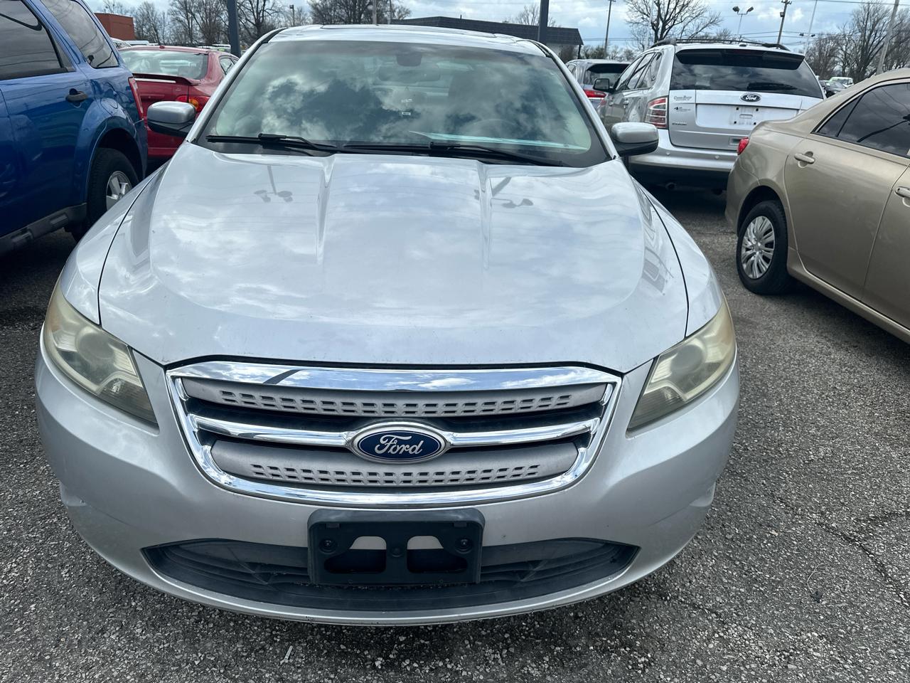 Ford Taurus SEL FWD 2011