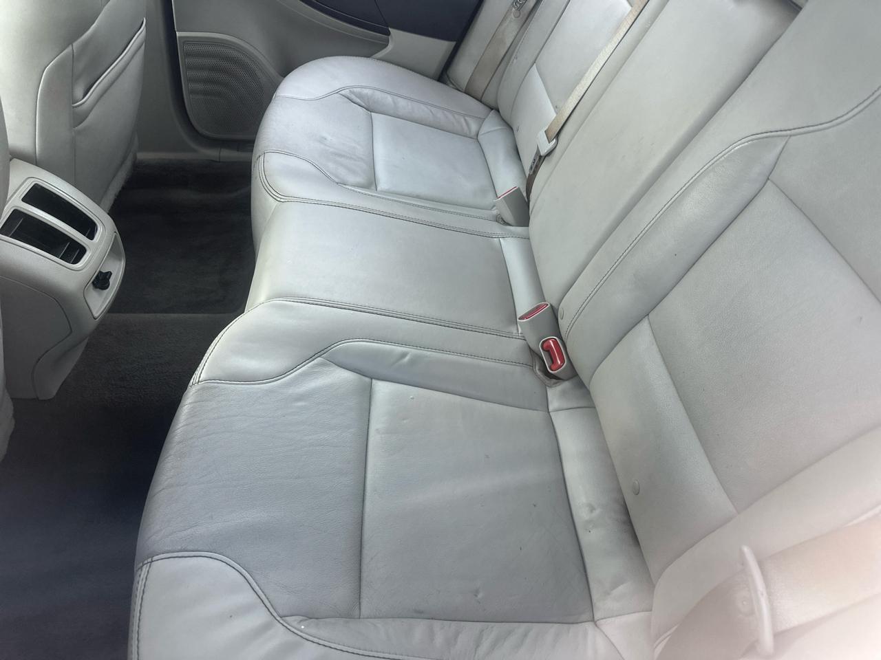 Ford Taurus SEL FWD 2011