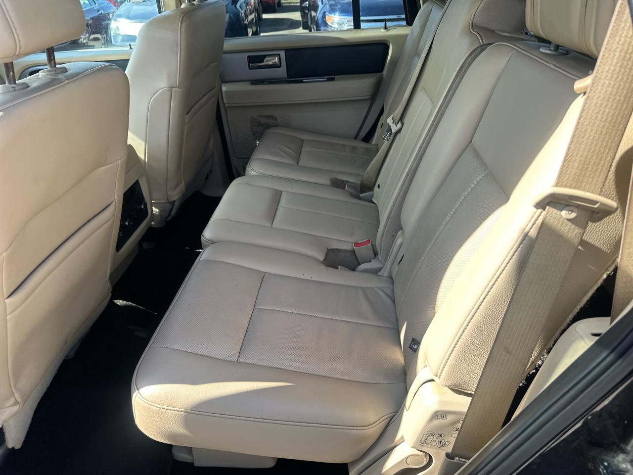 Ford Expedition XLT 4WD 2015