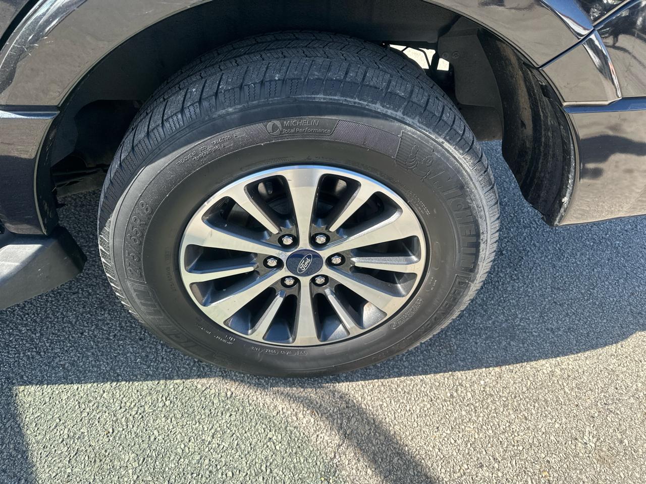 Ford Expedition XLT 4WD 2015