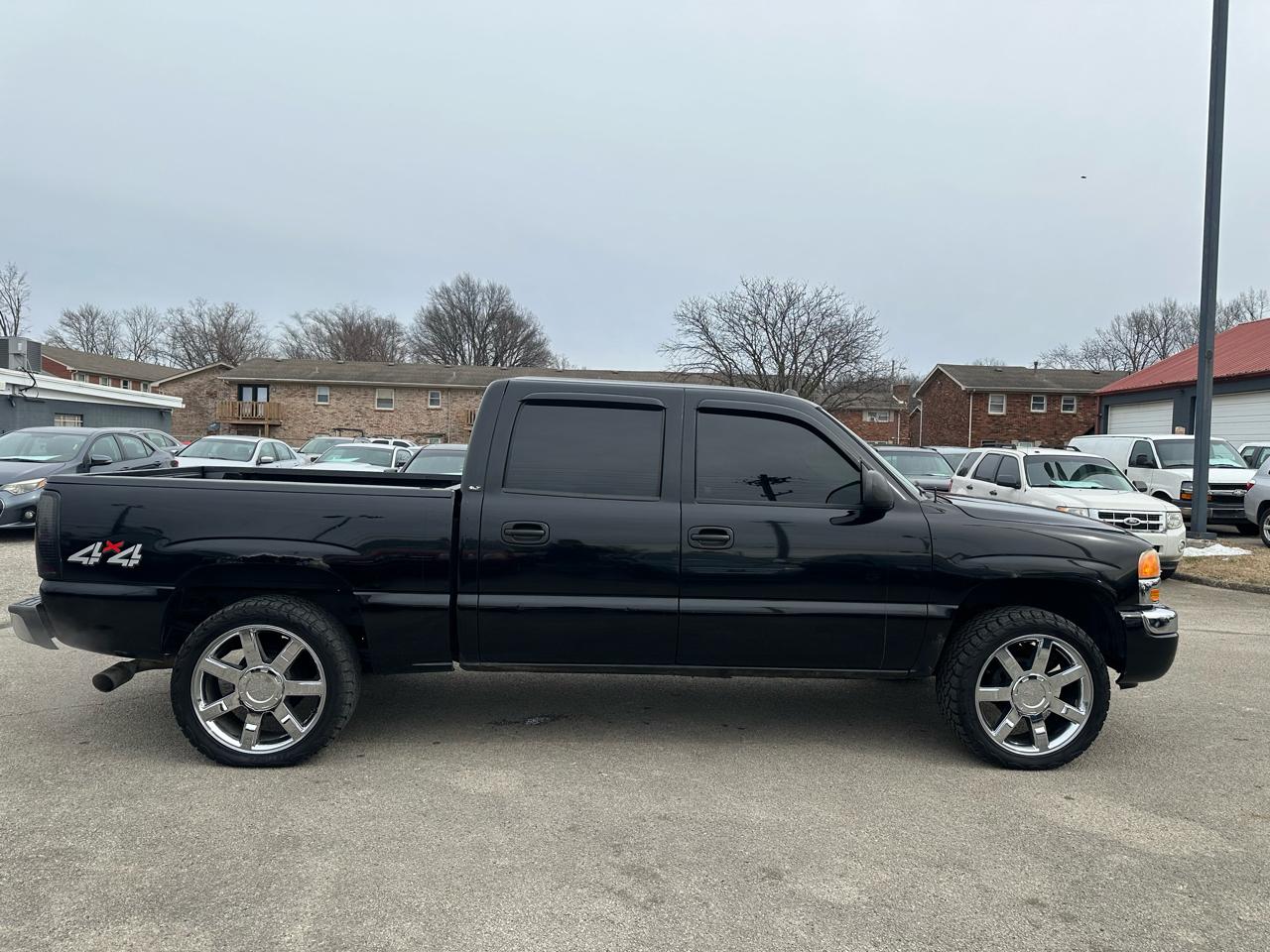 GMC Sierra 1500 SLE Crew Cab Short Bed 4WD 2005
