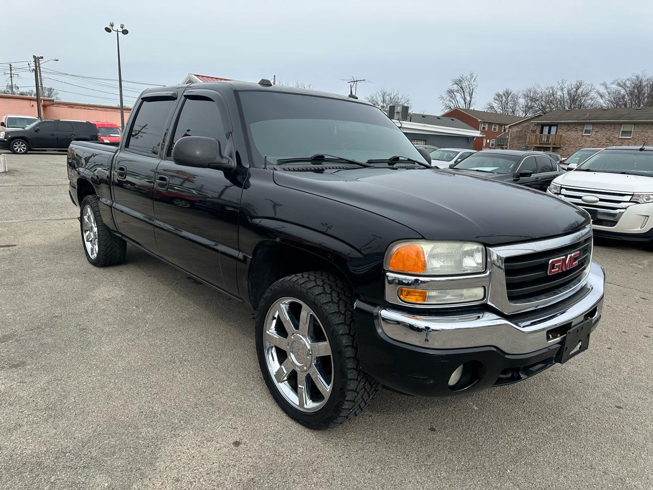 GMC Sierra 1500 SLE Crew Cab Short Bed 4WD 2005