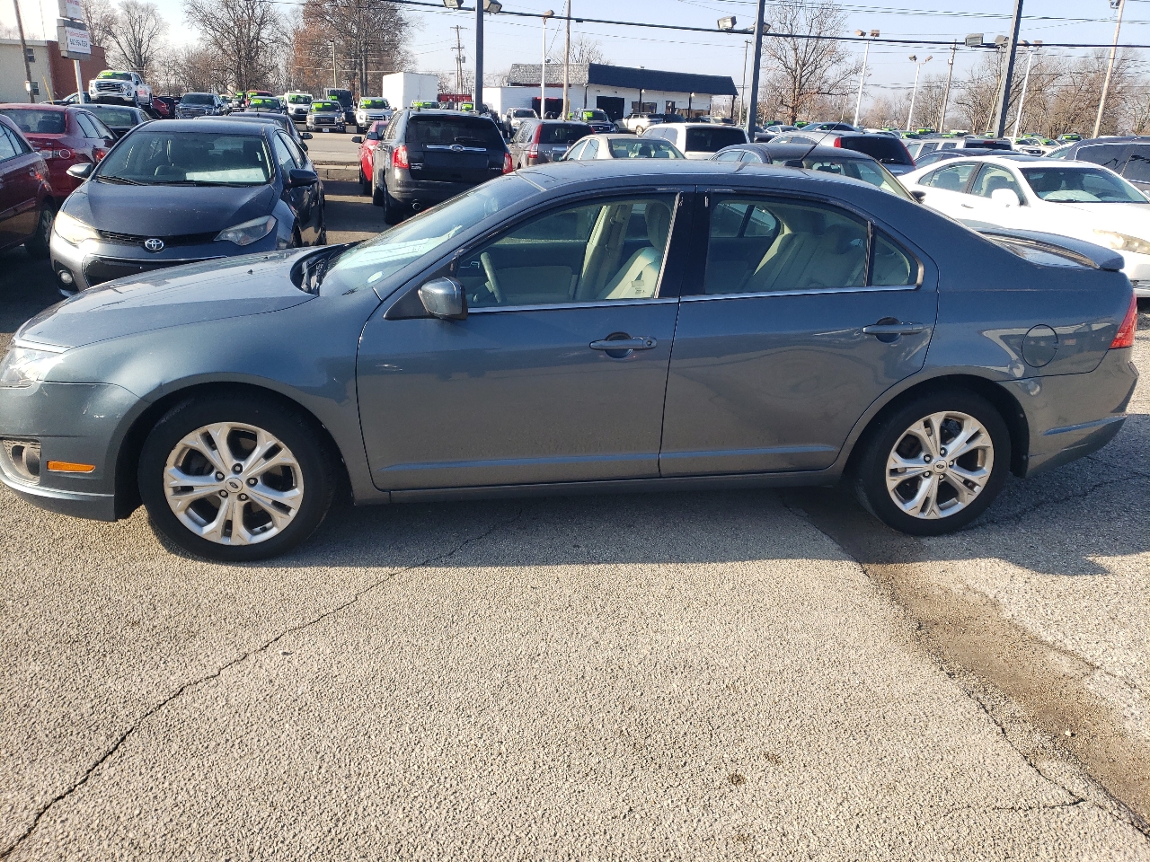 2012 Ford Fusion SE's photo