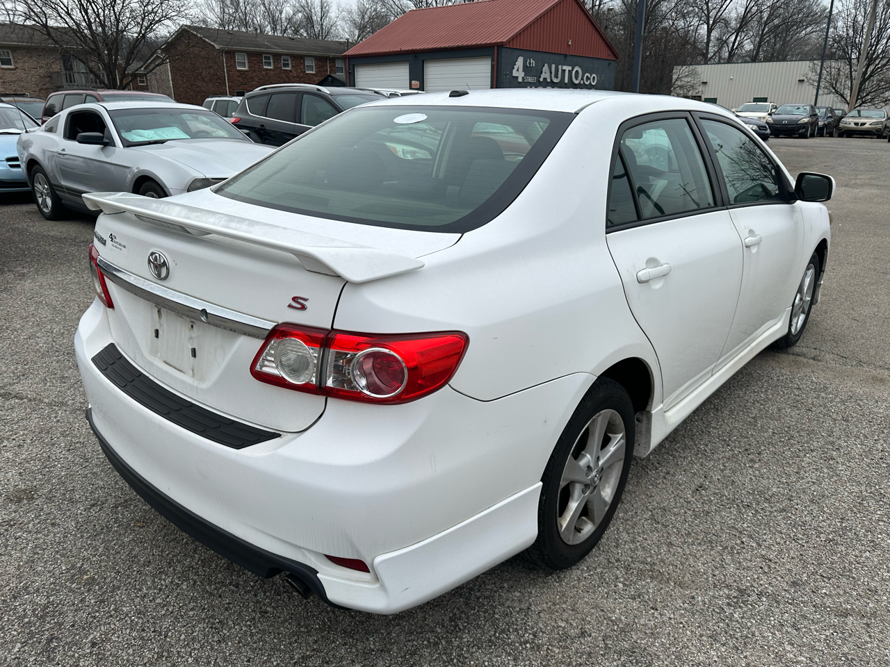 Toyota Corolla S 5-Speed MT 2012