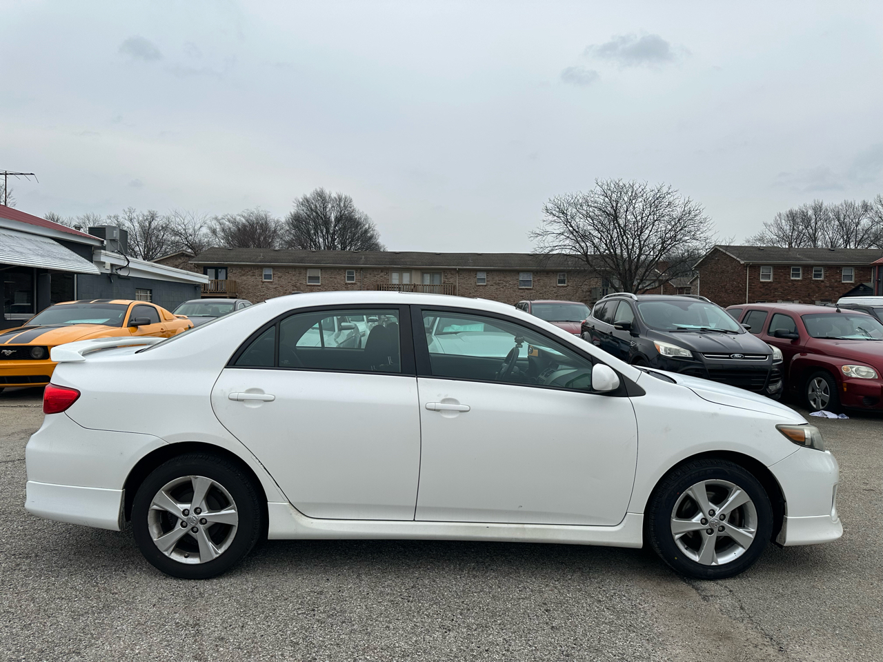 Toyota Corolla S 5-Speed MT 2012