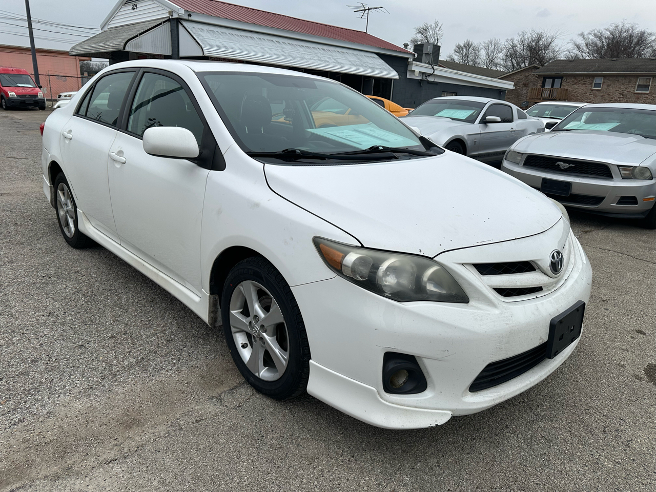 Toyota Corolla S 5-Speed MT 2012