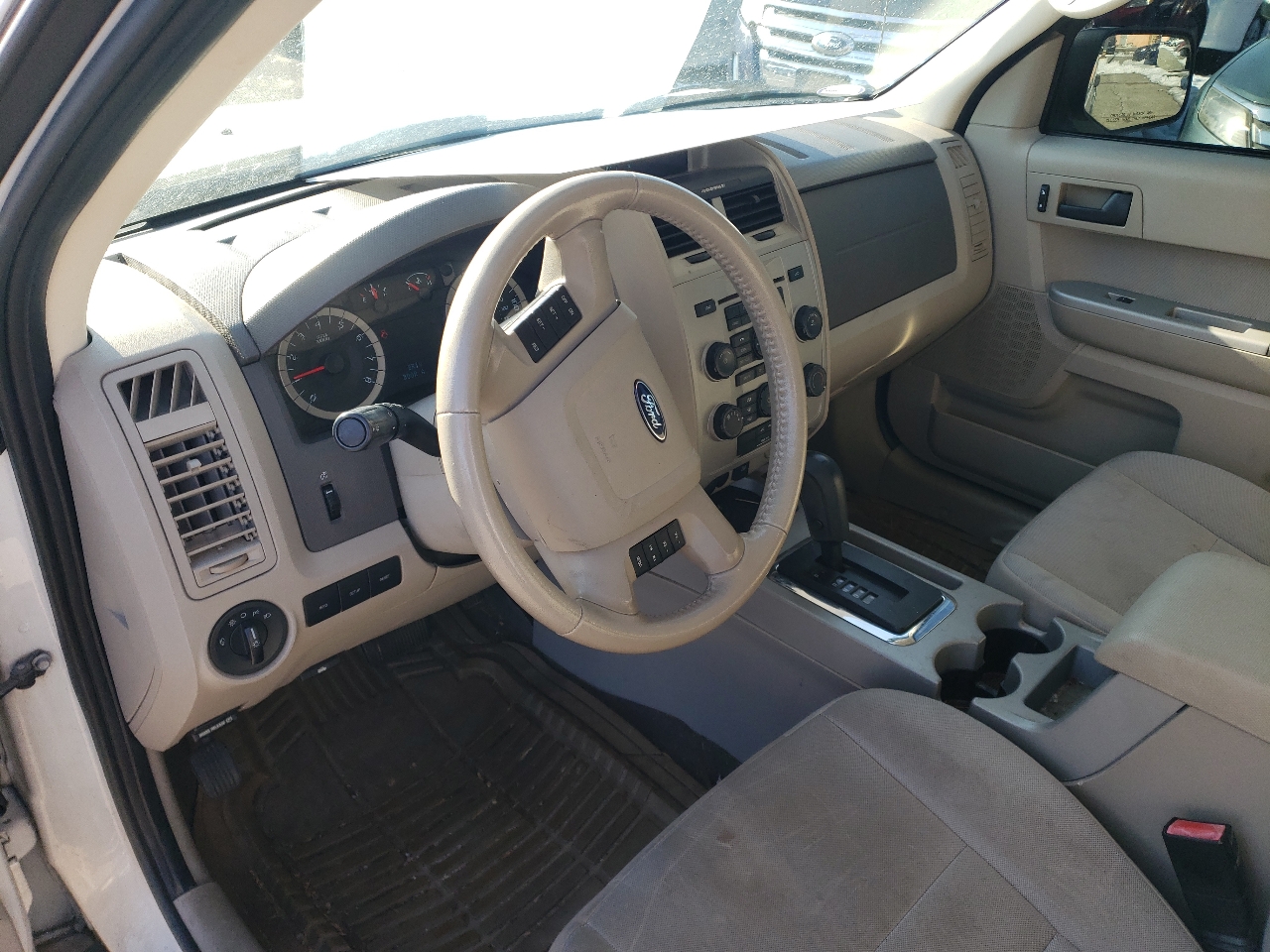 Ford Escape XLT FWD 2010