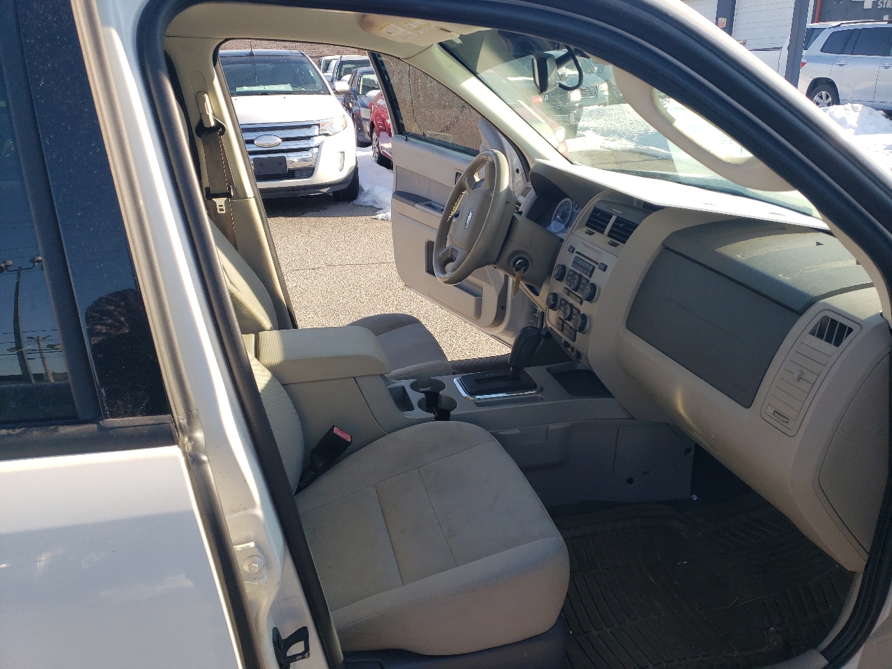 Ford Escape XLT FWD 2010