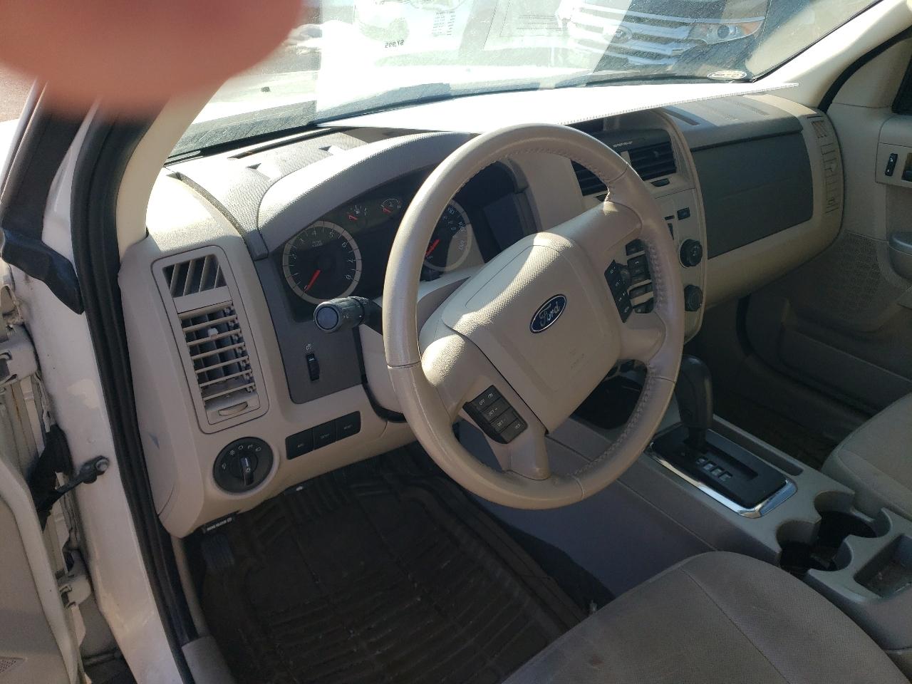 Ford Escape XLT FWD 2011