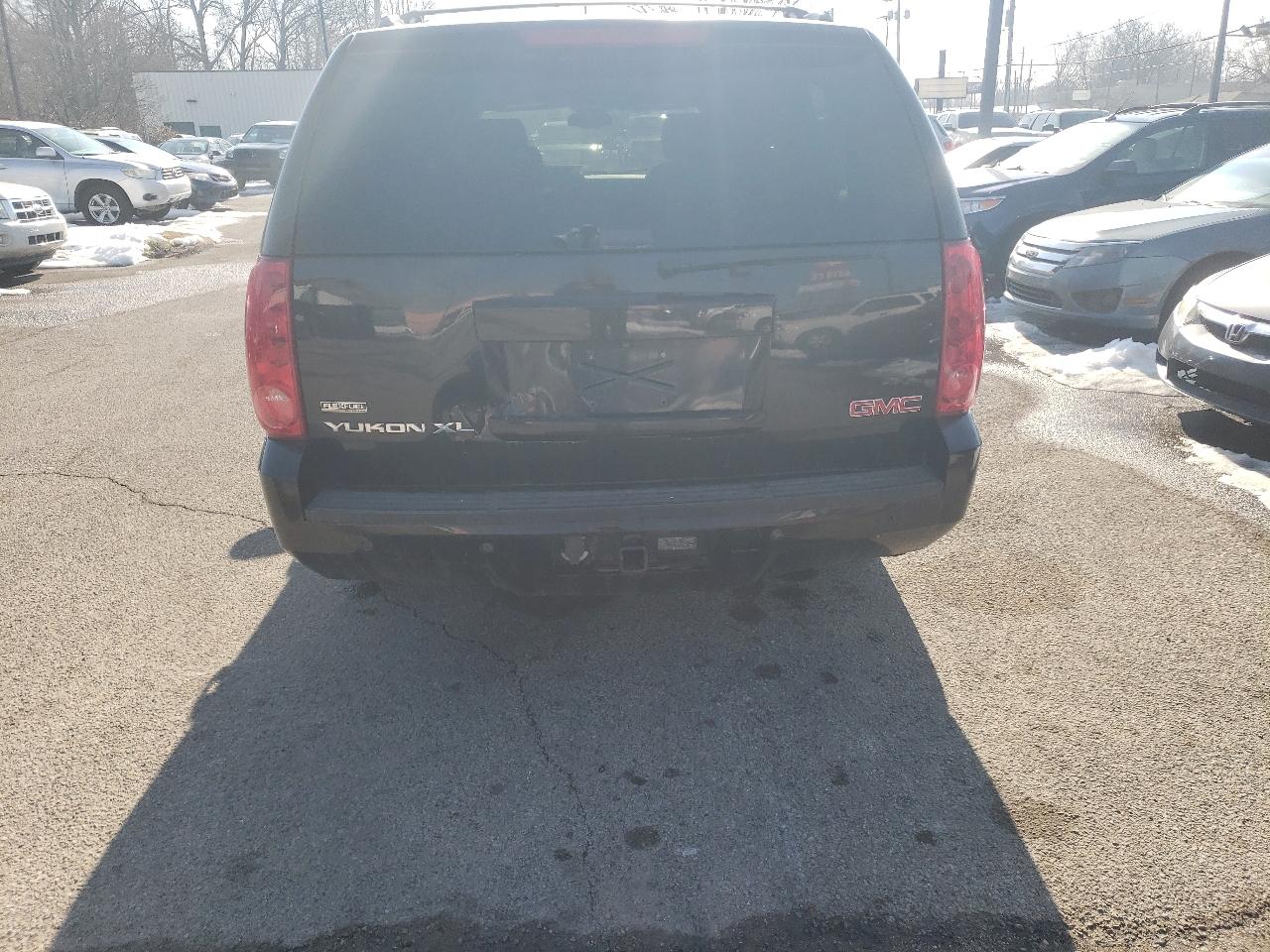 GMC Yukon XL SLT-2 1/2 Ton 4WD 2008